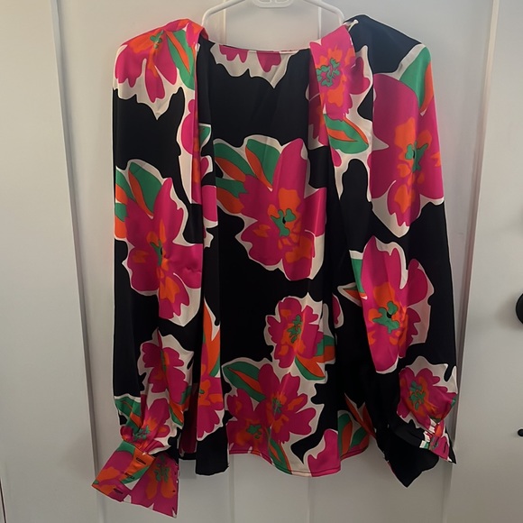 Colorful blouse - Picture 3 of 3